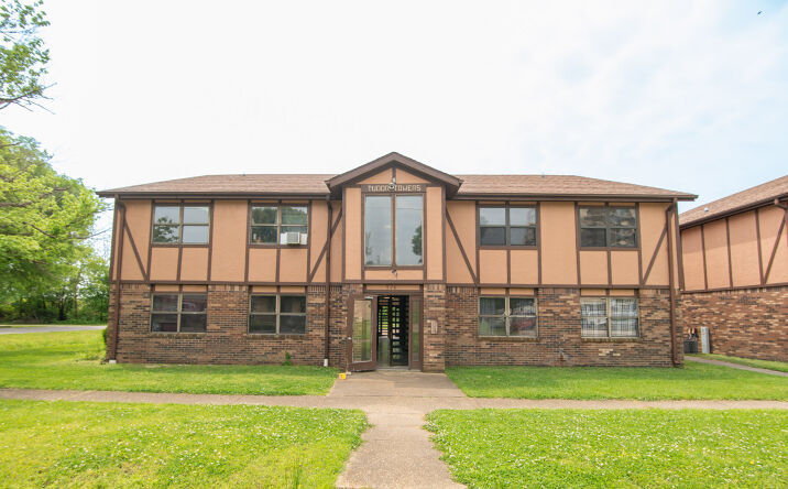 Pictures of Multifamily property located at 518 Bartlett St, Poplar Bluff, MO 63901 for sales - image #1