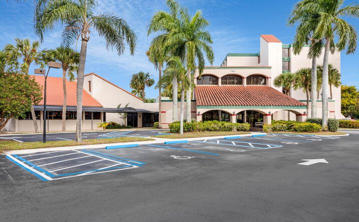 Pictures of Hospitality property located at 1901 Palm Beach Lakes Blvd, West Palm Beach, FL 33409 for sales - image #1