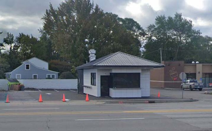 Pictures of Retail property located at 2897 Orchard Lake Rd, Keego Harbor, MI 48320 for sales - image #1