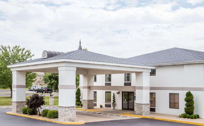 Pictures of Hospitality property located at 3260 E Montclair St, Springfield, MO 65804 for sales - image #1