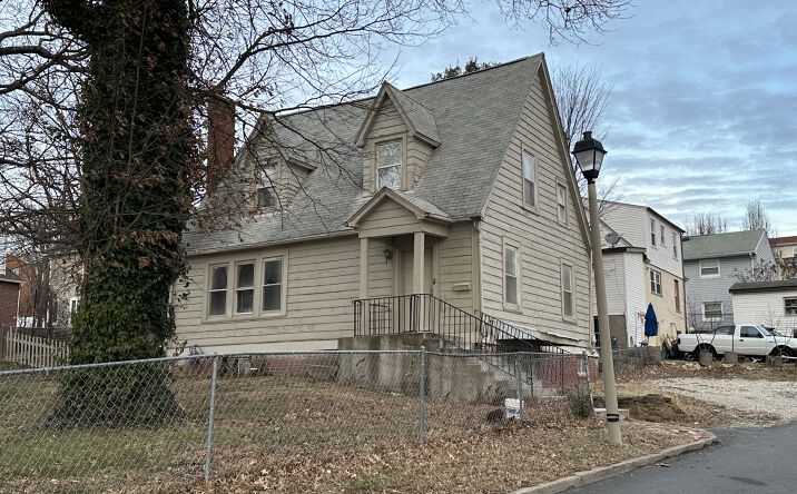 Pictures of Land, Retail property located at 2401 Shirlington Rd, Arlington, VA 22206 for sales - image #1