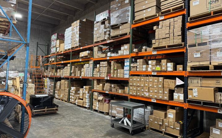 Pictures of Self Storage property located at Logistics Company, Miami, FL 33166 for sales - image #1