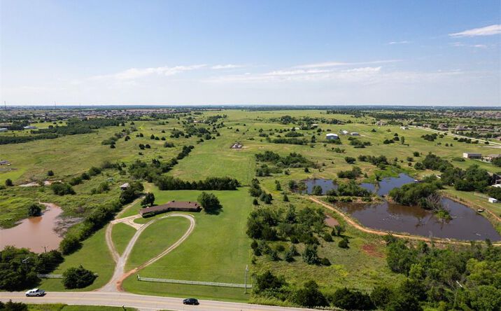 Pictures of Land property located at W Hefner Rd, Yukon, OK 73099 for sales - image #1