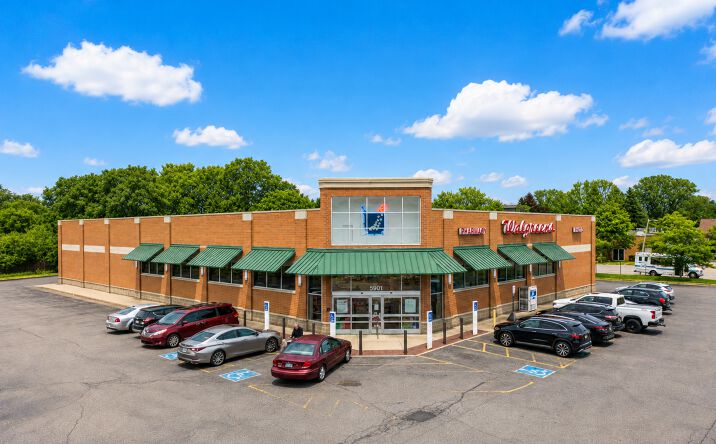Pictures of Retail property located at 5901 N Springboro Pike, Dayton, OH 45449 for sales - image #1
