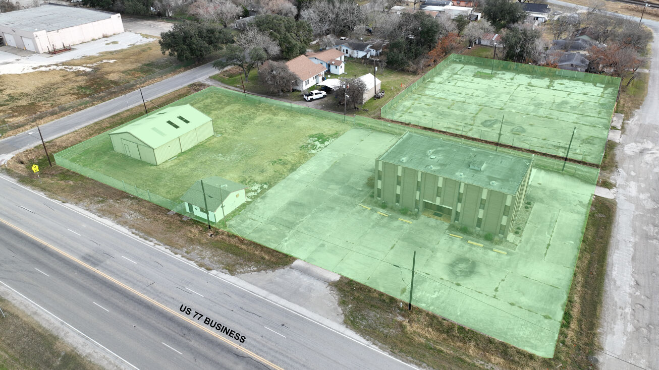 Pictures of Industrial, Office property located at 901 US-77 BUS, Sinton, TX 78387 for sales - image #1