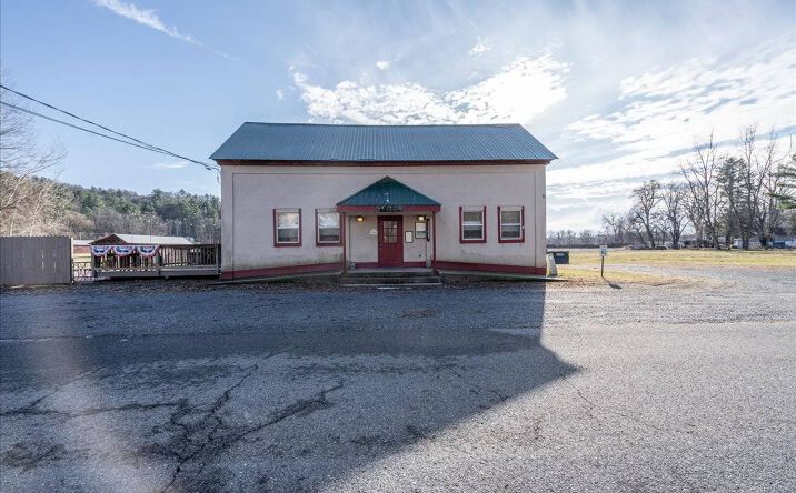 Pictures of Mixed Use property located at 42 Old Schuylerville Rd, Greenwich, NY 12834 for sales - image #1