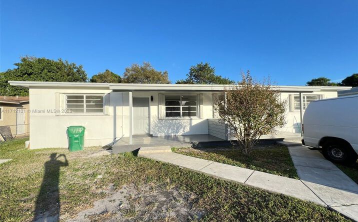 Pictures of Multifamily property located at 15741 NW 38th Pl, Miami Gardens, FL 33054 for sales - image #1