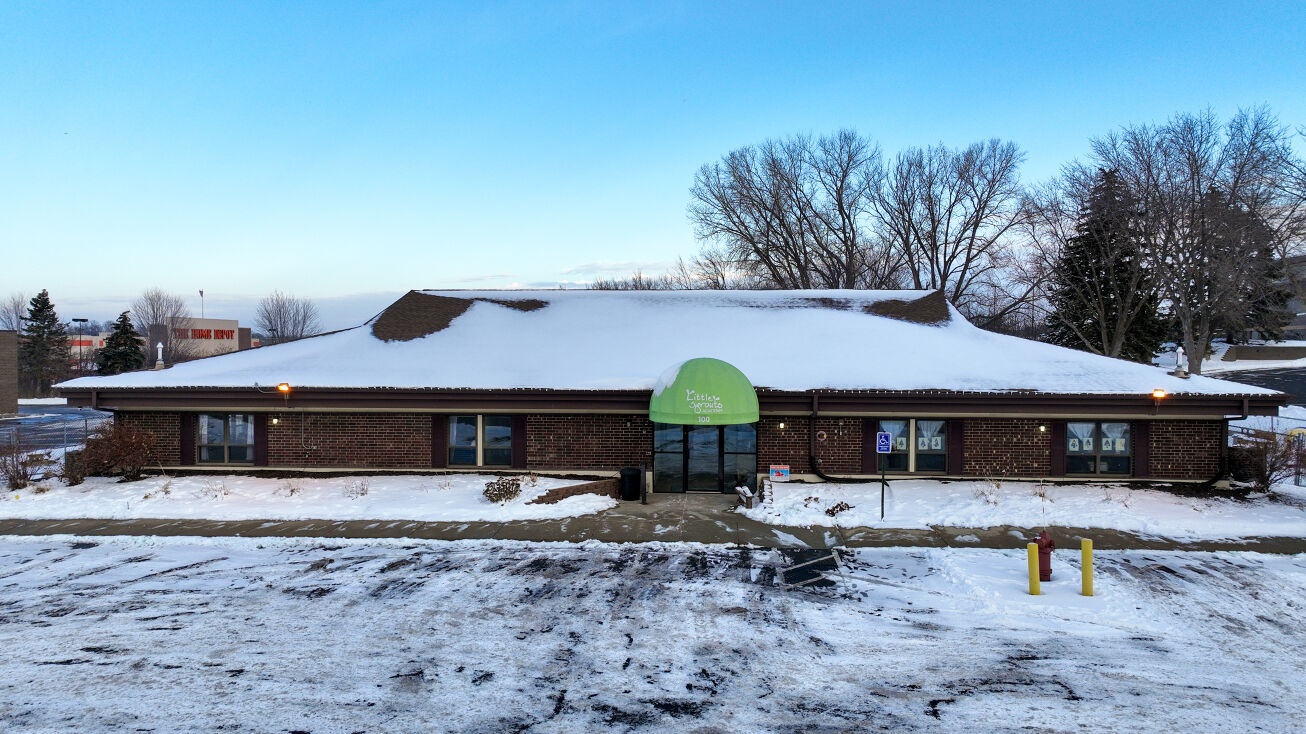 Pictures of Retail property located at 100 Cobblestone Ln, Burnsville, MN 55337 for sales - image #1