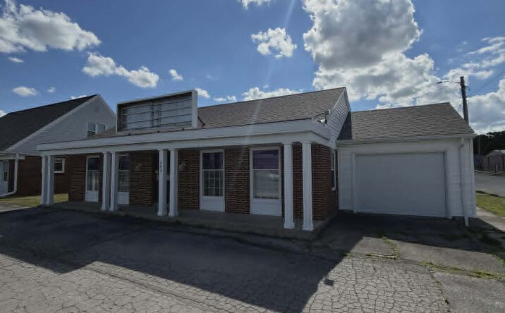 Pictures of Office property located at 404 S Monroe Ave, Mason City, IA 50401 for sales - image #1