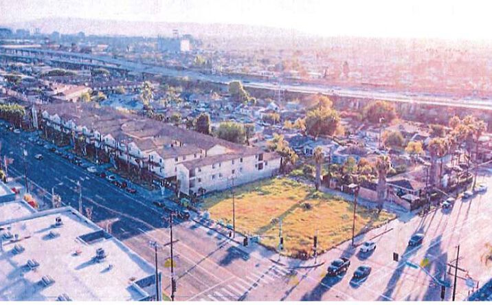 Pictures of Multifamily property located at 500 W Alondra Blvd, Los Angeles, CA 90248 for sales - image #1