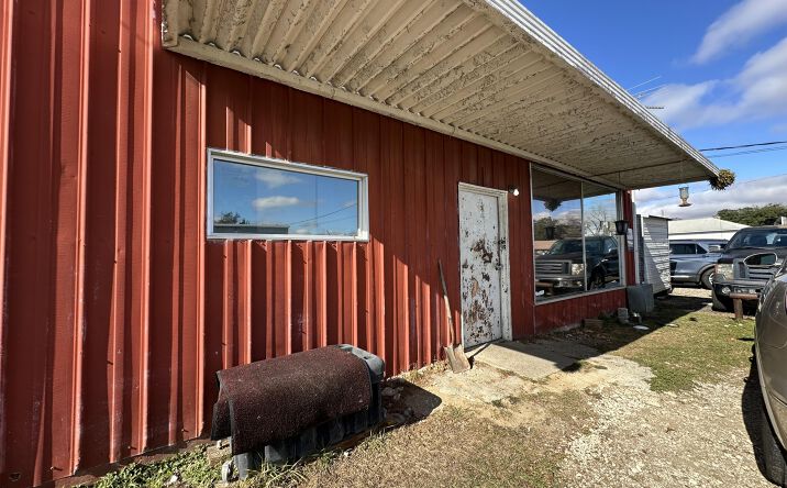 Pictures of Special Purpose property located at 2987 Dekle Street, Marianna, FL 32448 for sales - image #1