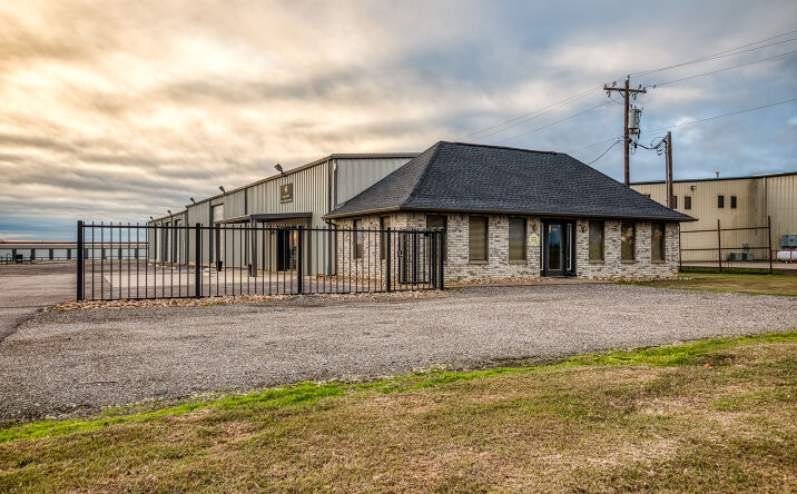 Pictures of Industrial, Mixed Use, Office, Self Storage property located at 2762 TX-21, Caldwell, TX 77836 for sales - image #1