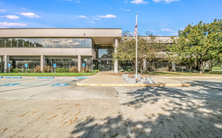 Pictures of Office, Industrial property located at 200 Galbert Rd, Lafayette, LA 70506 for sales - image #1