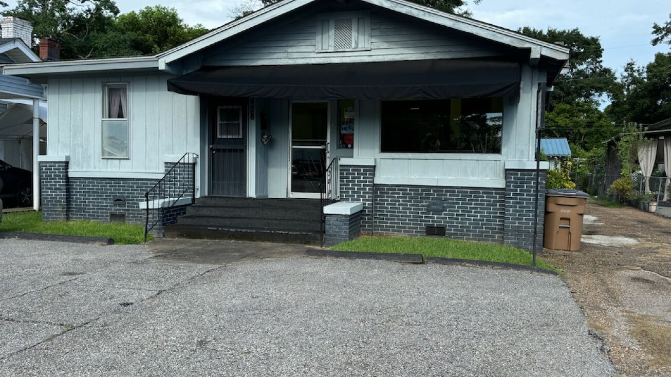 Pictures of Mixed Use, Office, Retail property located at 458 Dauphin Island Pkwy, Mobile, AL 36606 for sales - image #1