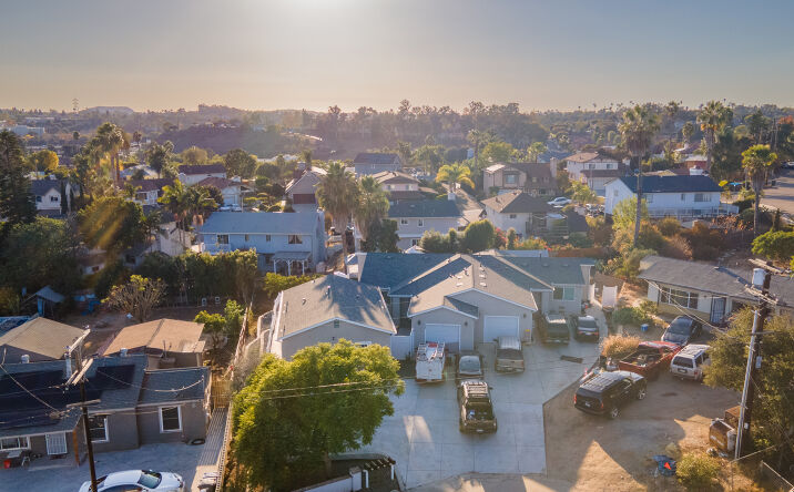 Pictures of Multifamily property located at 178 Walker Way, Vista, CA 92083 for sales - image #1