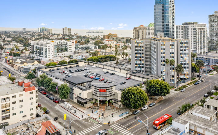 Pictures of Retail property located at 600 E Broadway, Long Beach, CA 90803 for sales - image #1