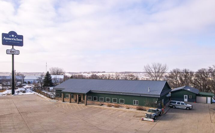 Pictures of Retail property located at 338 Winter Show Rd SW, Valley City, ND 58072 for sales - image #1