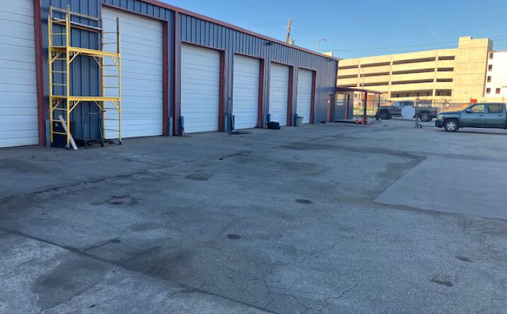 Pictures of Retail, Industrial, Land property located at 5225 E Cesar Chavez St, Austin, TX 78702 for sales - image #1