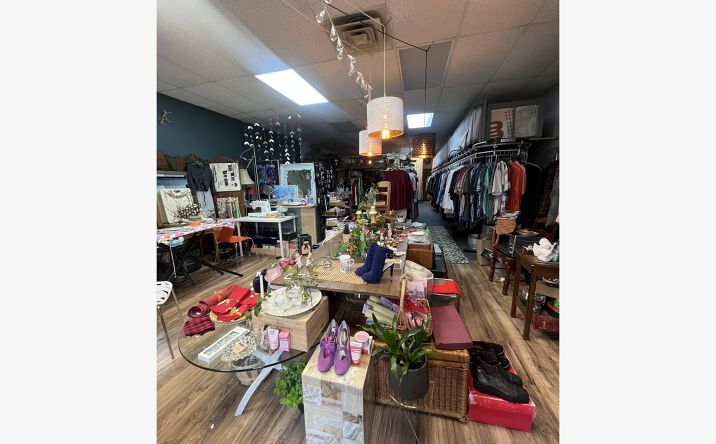 Pictures of Retail property located at 427 County Rd 513, Califon, NJ 07830 for sales - image #1