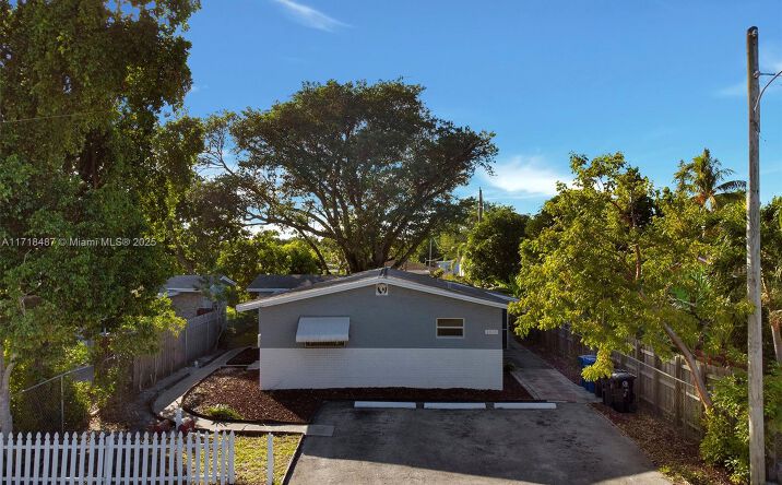 Pictures of Multifamily property located at 1515 NW 2nd Ave, Fort Lauderdale, FL 33311 for sales - image #1