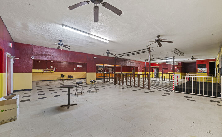 Pictures of Industrial, Mixed Use, Retail property located at 8812 Jensen Dr, Houston, TX 77093 for sales - image #1