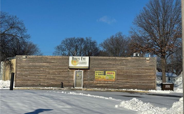Pictures of Office, Retail property located at 1115 E First Street, Maryville, MO 64468 for sales - image #1