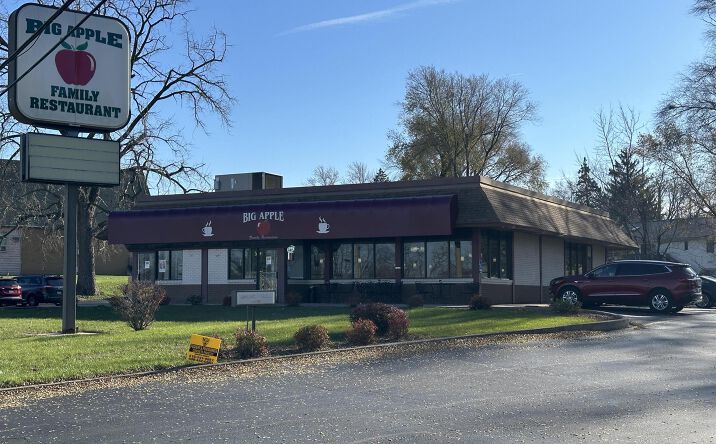 Pictures of Retail property located at 1427 W Galena Ave, Freeport, IL 61032 for sales - image #1