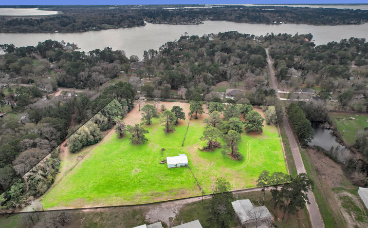 Pictures of Land, Mobile Home Park, Self Storage property located at 15454 Paradise Point Dr, Willis, TX 77318 for sales - image #1