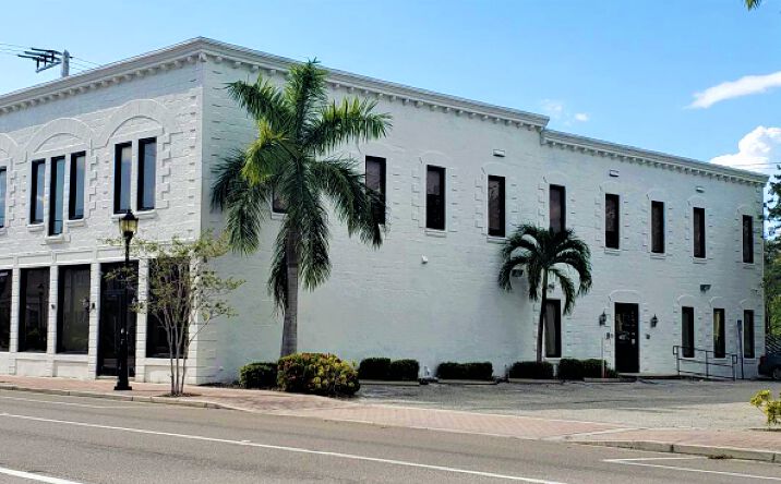 Pictures of Mixed Use, Office, Retail property located at 905 Manatee Ave E, Bradenton, FL 34208 for sales - image #1