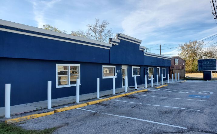 Pictures of Mixed Use, Retail property located at 127 Grand Ave, Bacliff, TX 77518 for sales - image #1