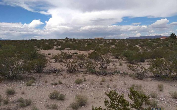 Pictures of Land property located at 45 Underwood Boulevard, Elephant Butte, NM 88054 for sales - image #1