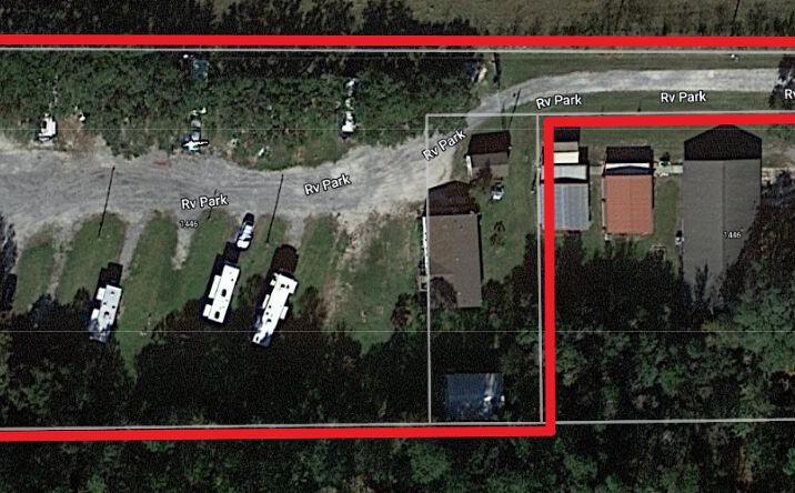 Pictures of Mobile Home Park property located at 1446 9th St, Winnie, TX 77665 for sales - image #1