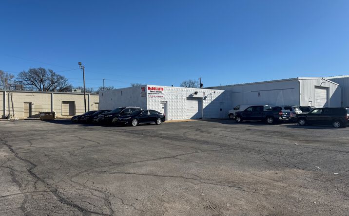 Pictures of Industrial property located at 5811 S Owasso Ave, Tulsa, OK 74105 for sales - image #1