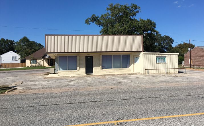 Pictures of Mixed Use, Office, Retail property located at 40344 US-290 BUS, Waller, TX 77484 for sales - image #1