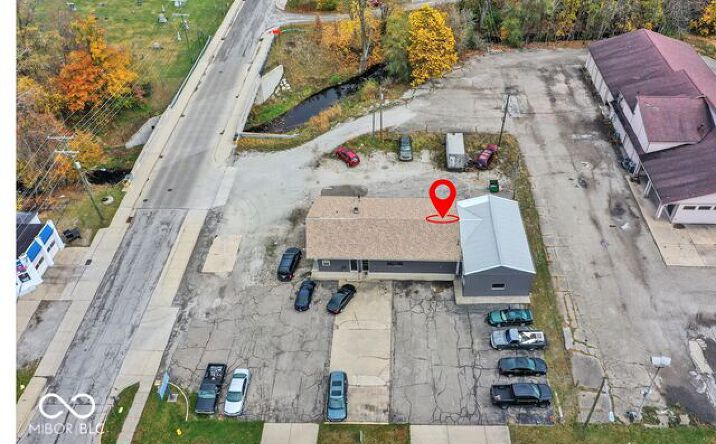 Pictures of Retail property located at 359 N Jackson St, Frankfort, IN 46041 for sales - image #1