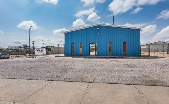 Pictures of Industrial property located at 1716 SE 14th Ave, Amarillo, TX 79102 for sales - image #1