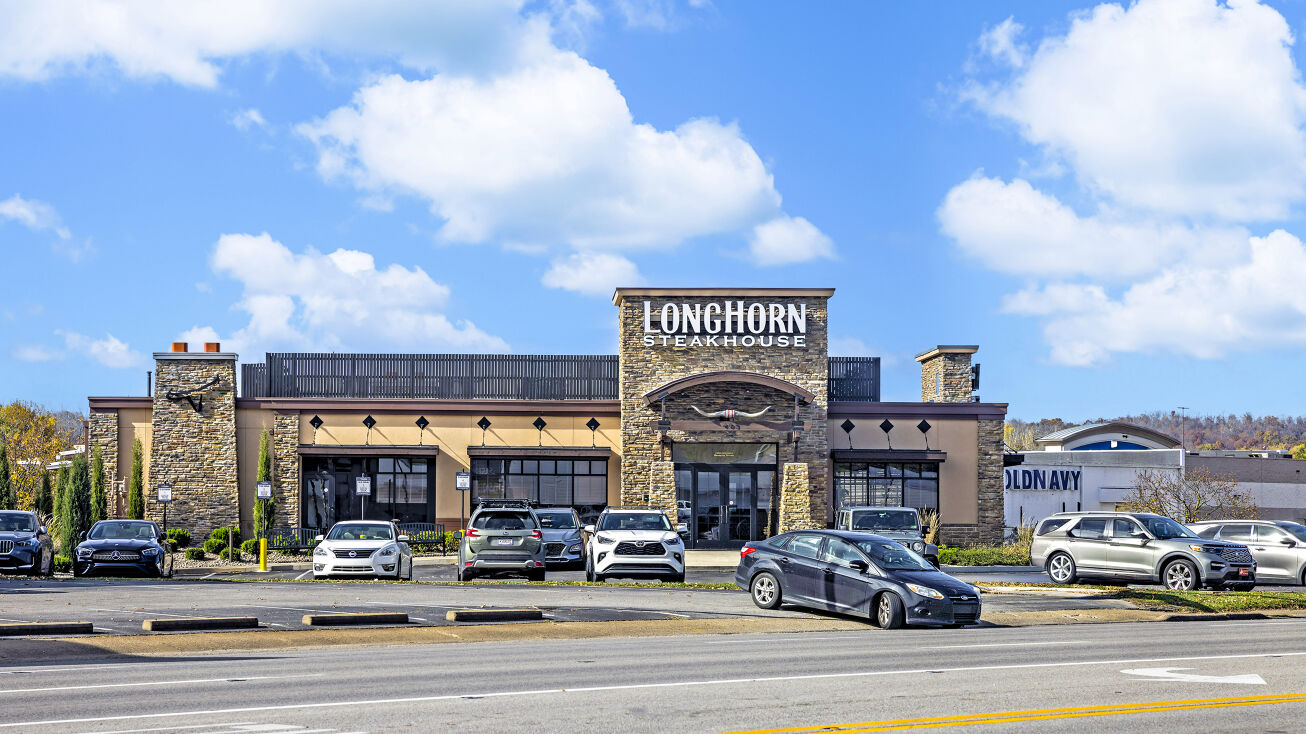 Pictures of Retail property located at 403 Grand Central Ave, Vienna, WV 26105 for sales - image #1