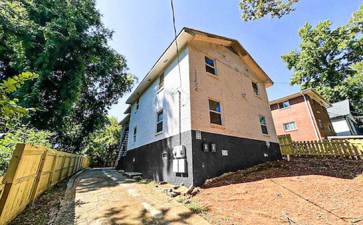 Pictures of Multifamily property located at 1152 Greenwich St SW, Atlanta, GA 30310 for sales - image #1