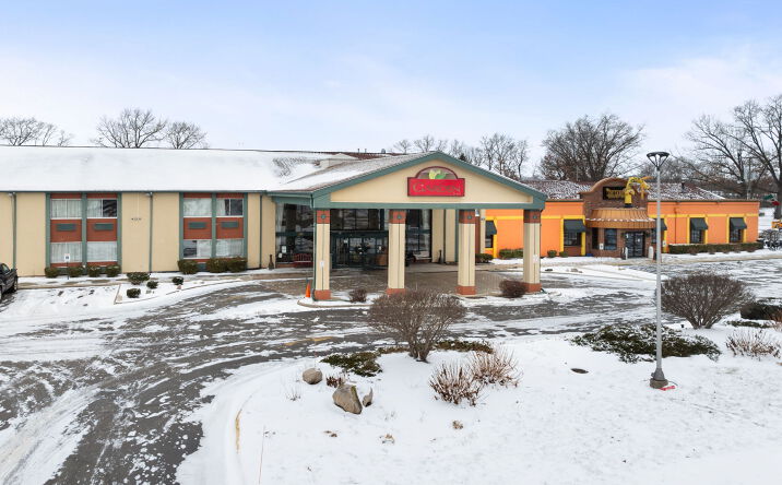 Pictures of Hospitality property located at 3011 Belvedere Rd, Elkhart, IN 46514 for sales - image #1