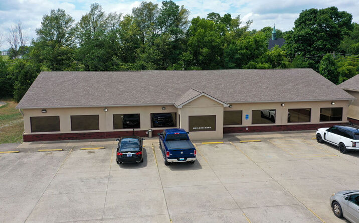 Pictures of Mixed Use, Office, Retail, Special Purpose property located at 800 Bel Vista Dr, Springfield, KY 40069 for sales - image #1