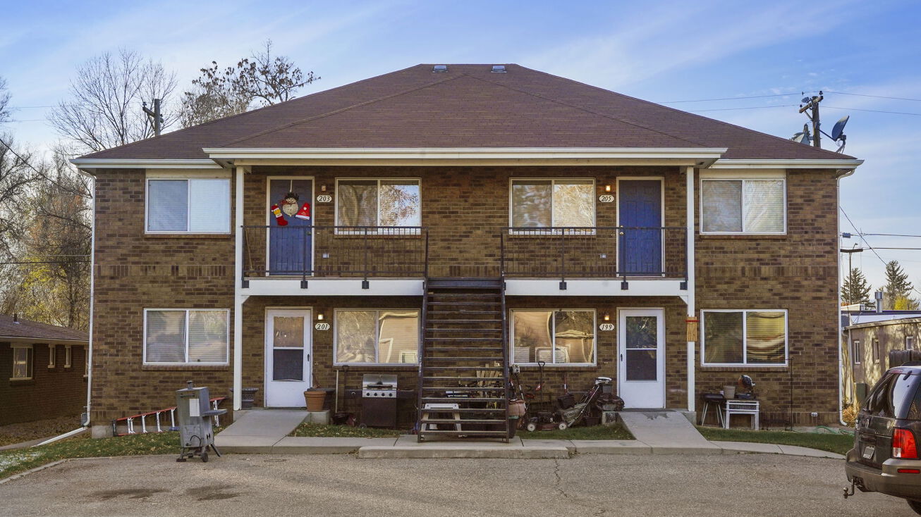 Pictures of Multifamily property located at 199 S Jefferson Ave, Loveland, CO 80537 for sales - image #1