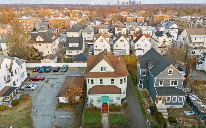 Pictures of Multifamily property located at 257 S 2nd Ave, Mount Vernon, NY 10550 for sales - image #1