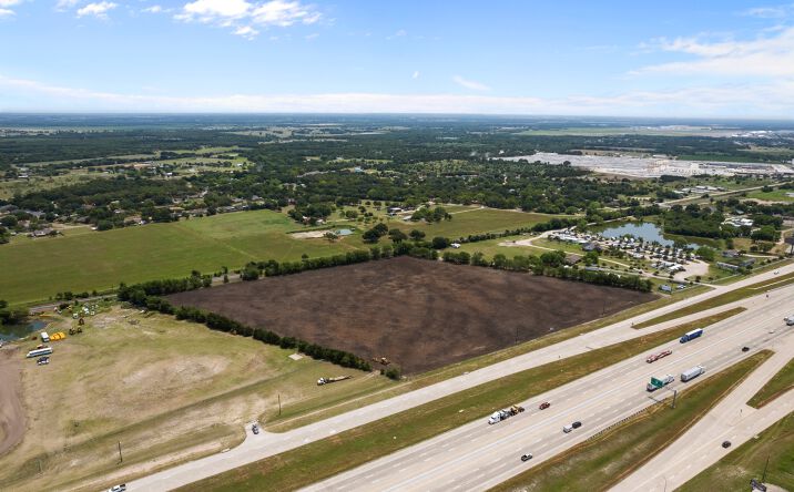 Pictures of Land property located at 13.11 Acres N IH 35, Elm Mott, TX 76640 for sales - image #1