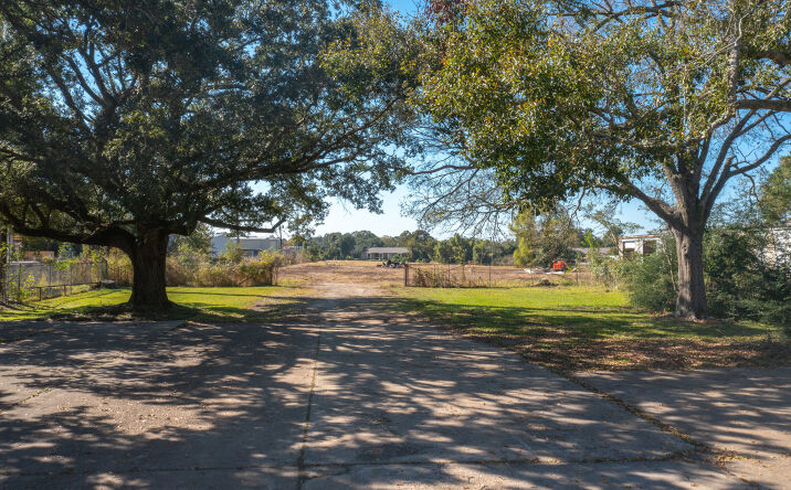 Pictures of Land property located at 3040 W Pinhook Rd, Lafayette, LA 70508 for sales - image #1