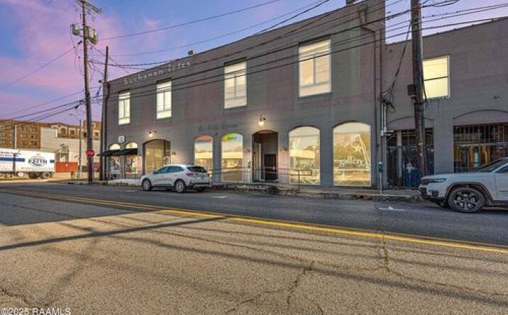 Pictures of Retail, Mixed Use property located at 403 S Buchanan St, Lafayette, LA 70501 for sales - image #1