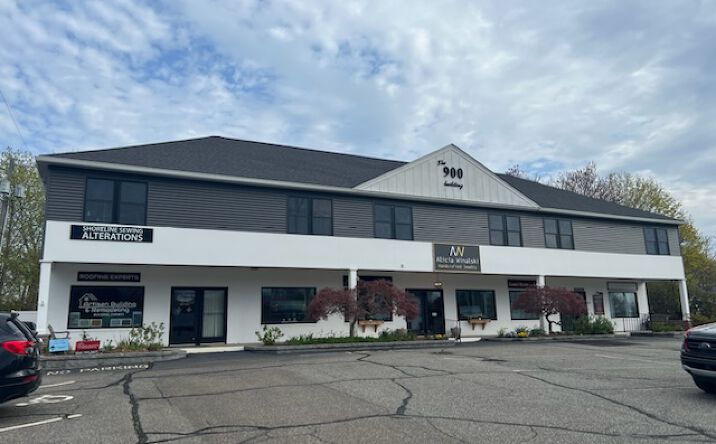 Pictures of Office, Retail property located at 900 Boston Post Rd, Old Saybrook, CT 06475 for sales - image #1