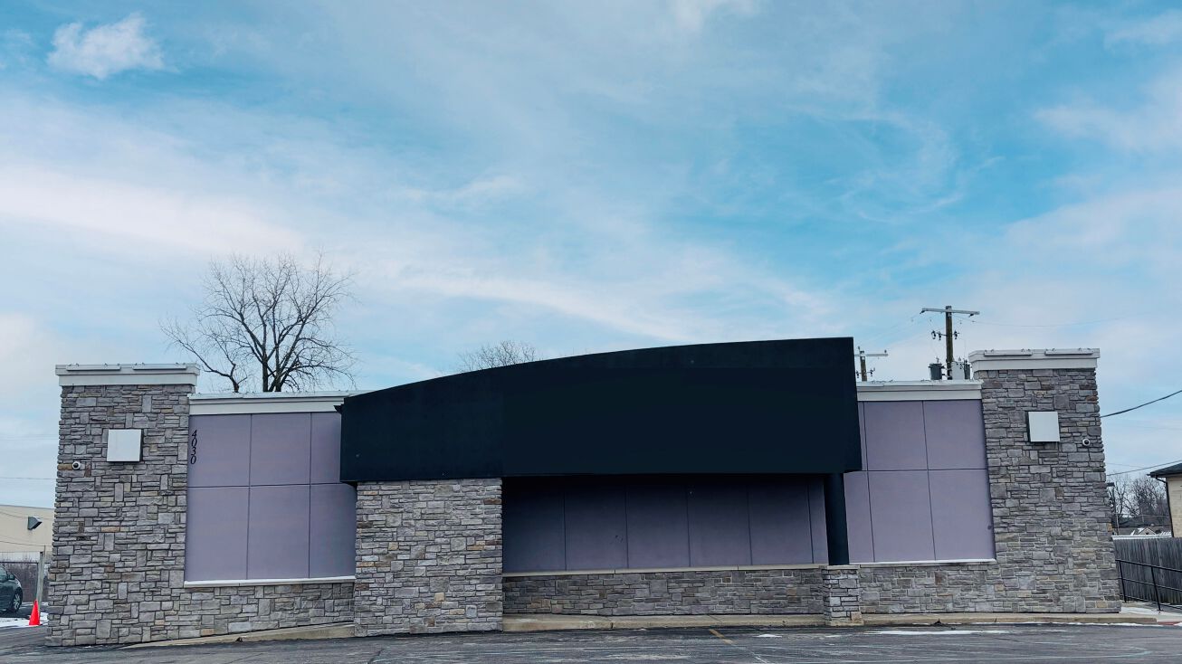 Pictures of Retail property located at 4030 Coldwater Rd, Fort Wayne, IN 46805 for sales - image #1