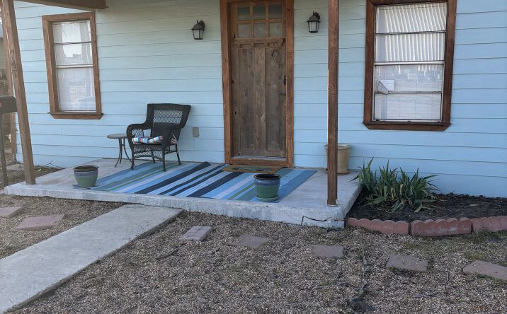 Pictures of Office, Retail property located at 747 Oasis St, New Braunfels, TX 78130 for sales - image #1