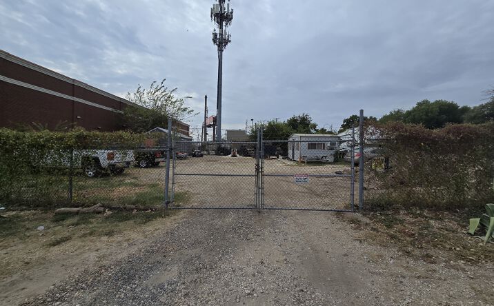 Pictures of Land property located at 250 Deerwood Dr, San Antonio, TX 78209 for sales - image #1