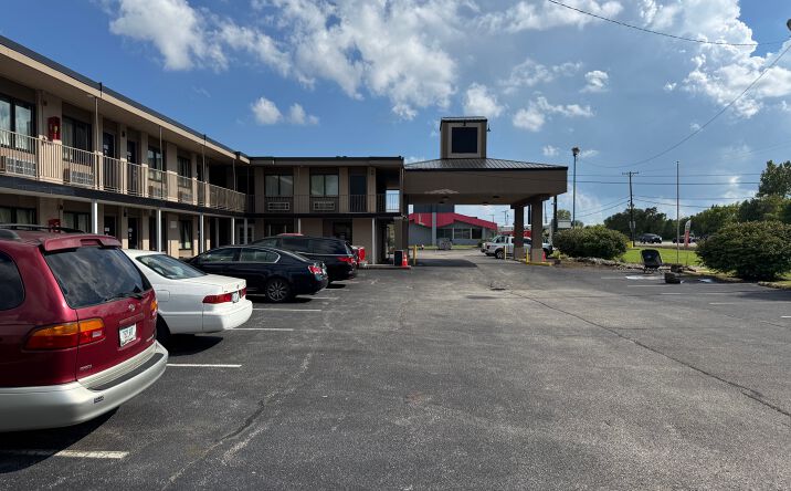 Pictures of Hospitality property located at 4201 US-41, Evansville, IN 47711 for sales - image #1